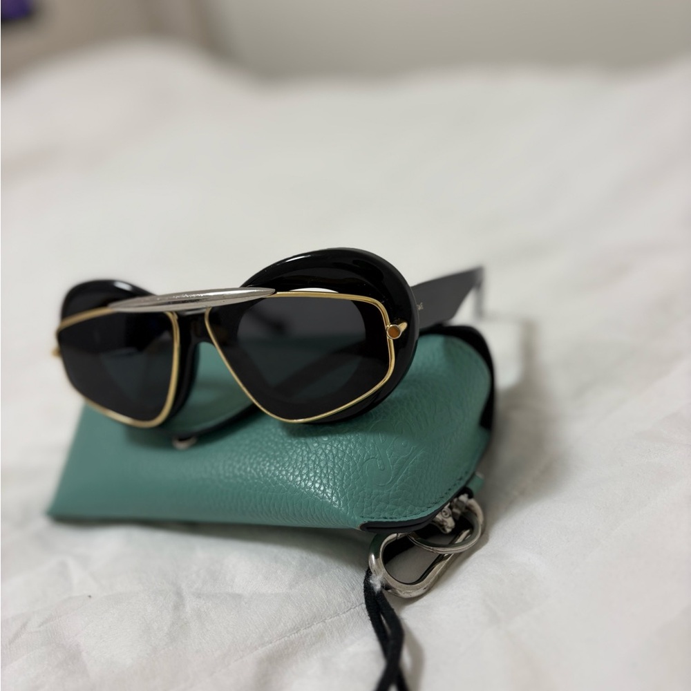 Chic Black Sunglasses with Gold Accents